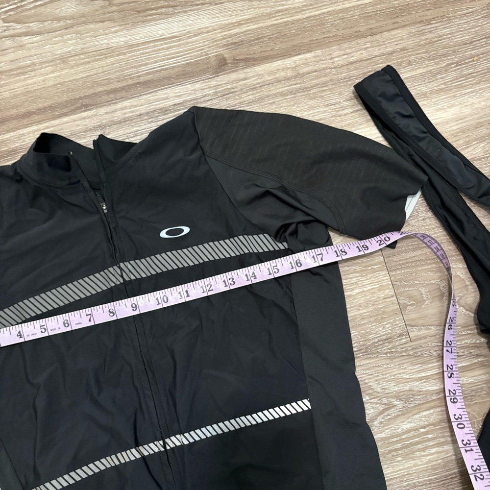 SOLD***Oakley cycling set top and bottom - Picture 7 of 15
